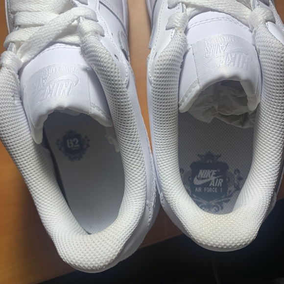 White Nike Air Force 1 - Picture 7 of 10